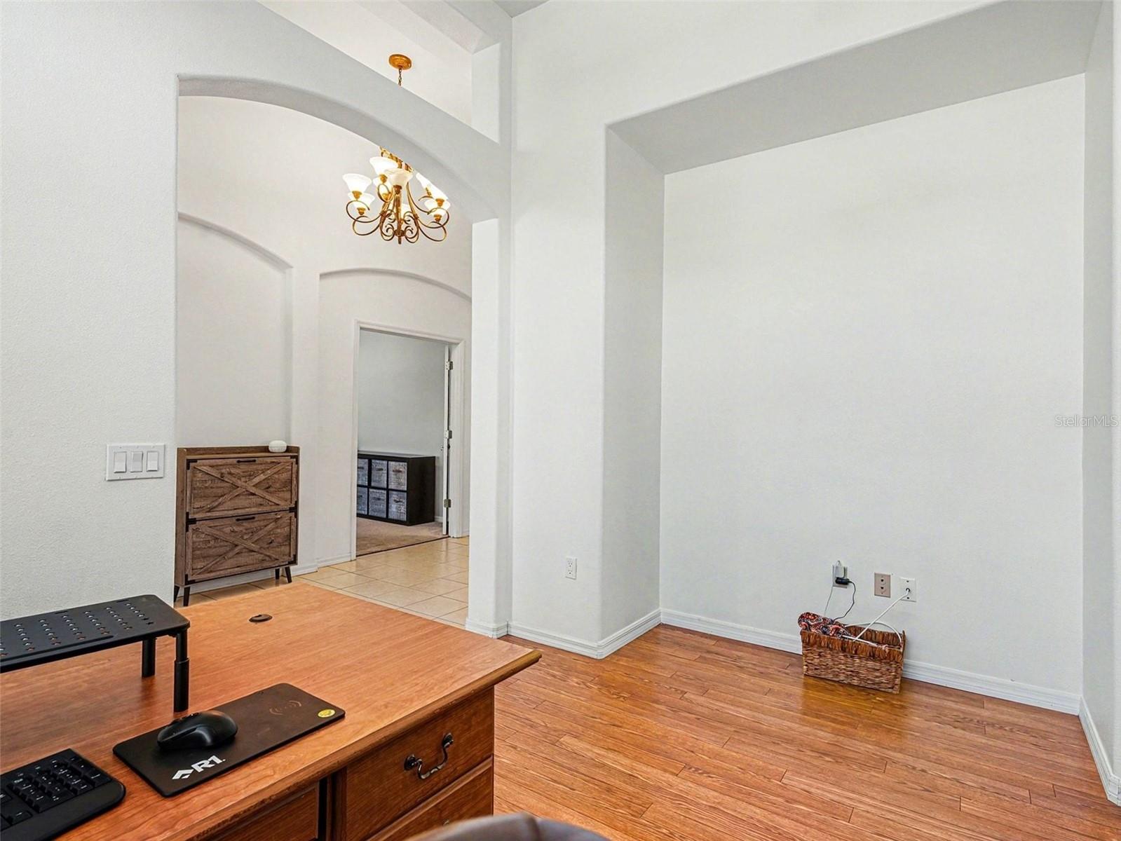 Image 19 of 34 For 8443 Sailing Loop