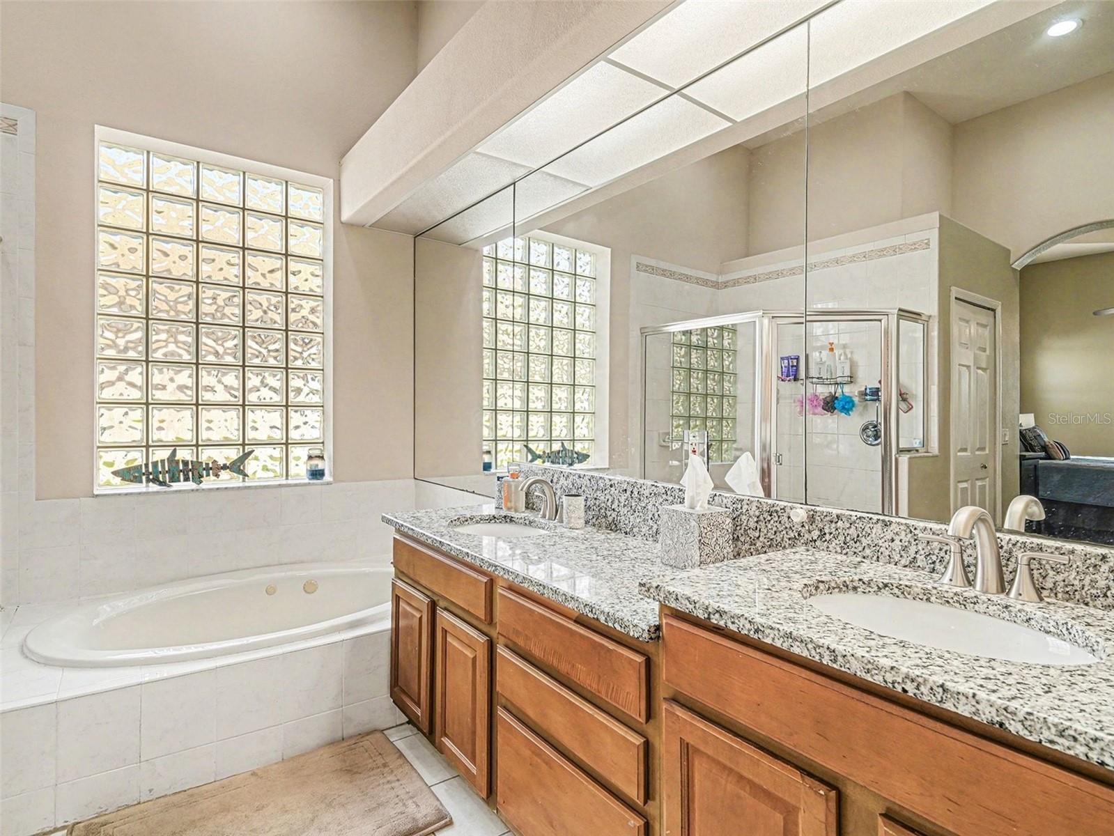 Image 22 of 34 For 8443 Sailing Loop