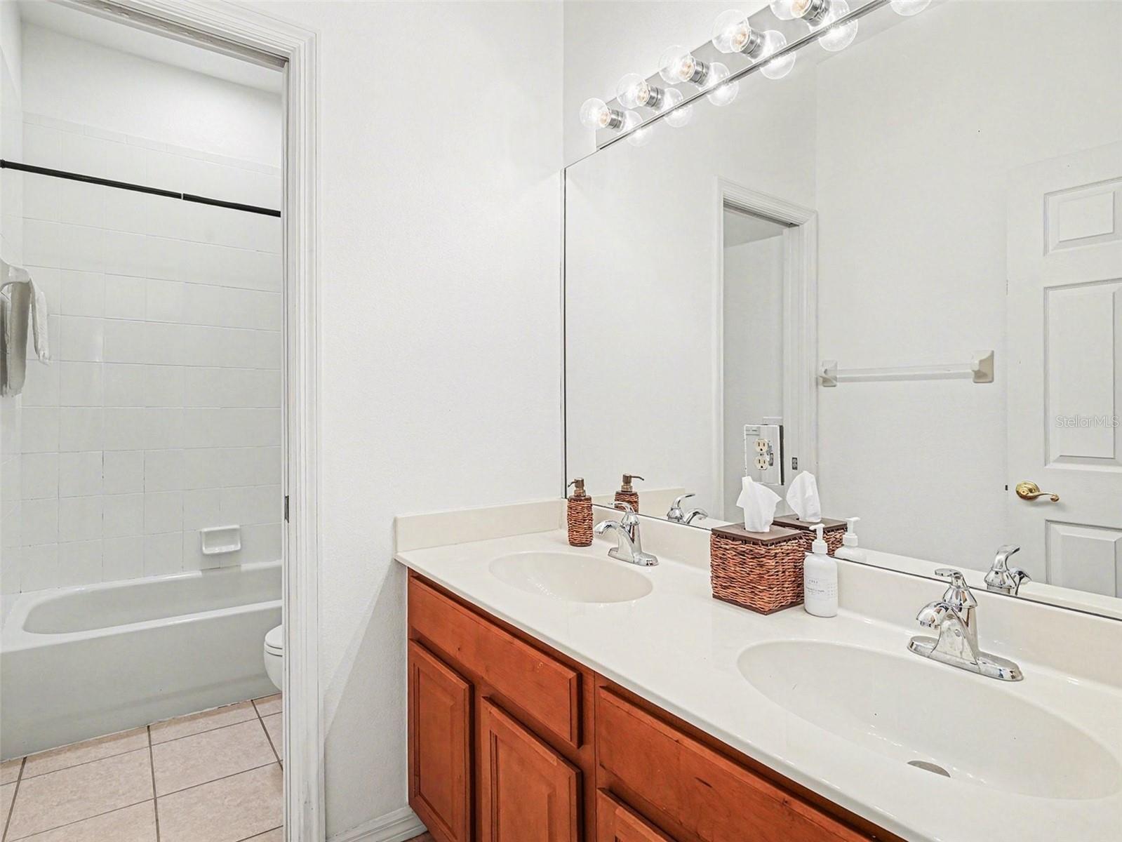 Image 27 of 34 For 8443 Sailing Loop