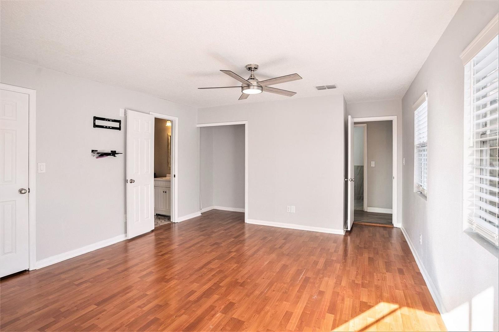 Image 14 of 26 For 2906 Dewey Street