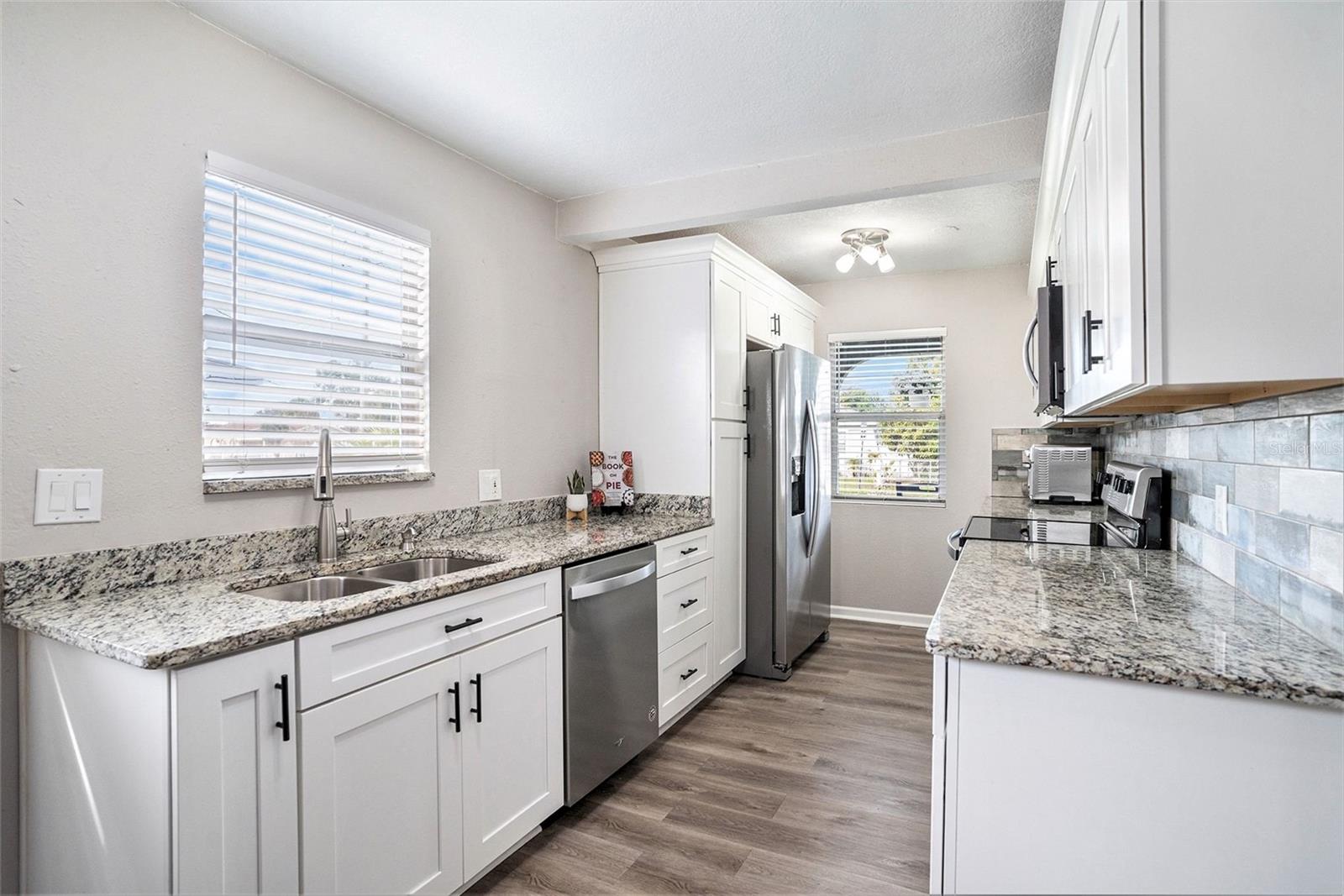 Image 8 of 26 For 2906 Dewey Street