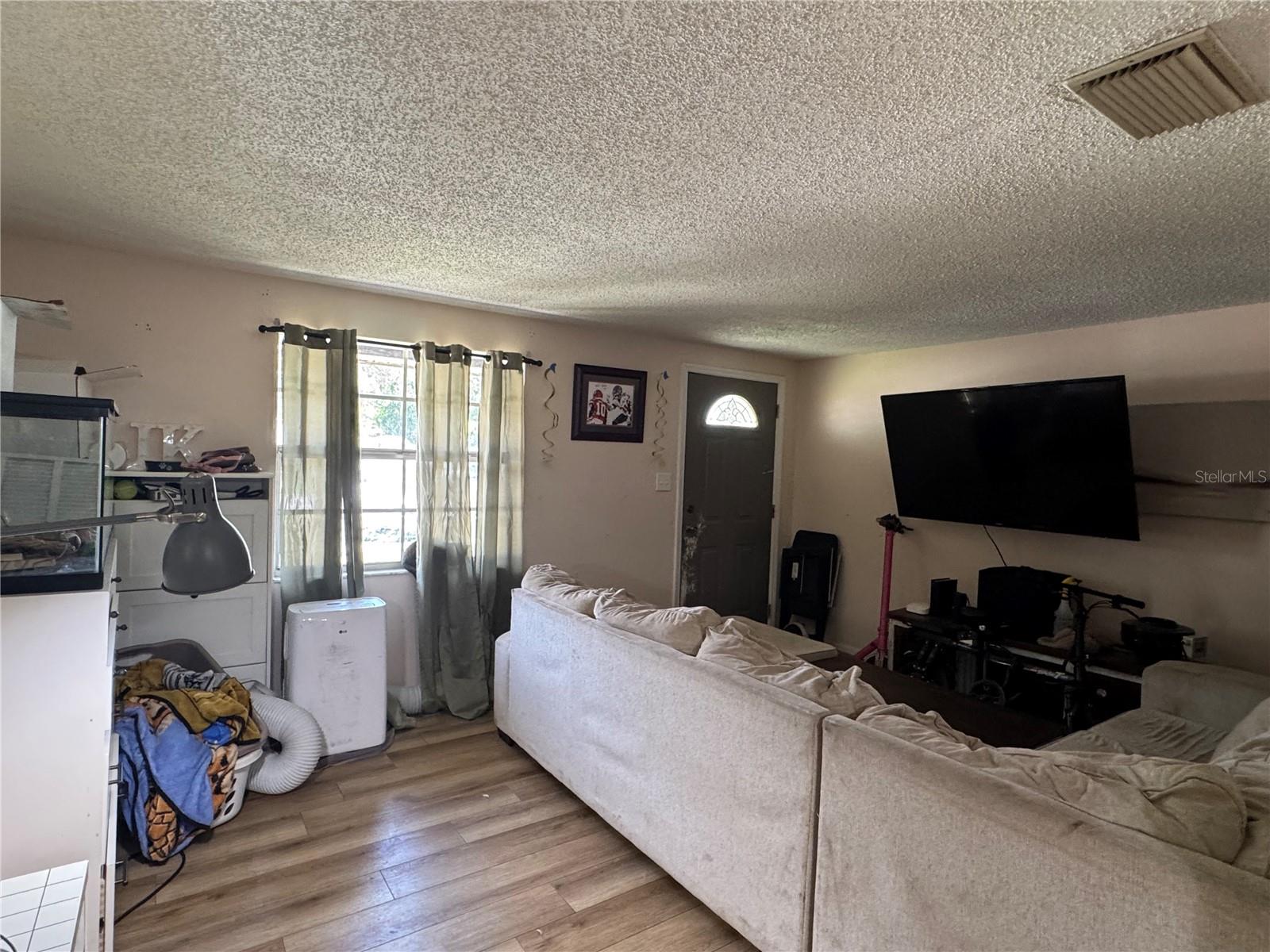 Image 5 of 40 For 1004 Melrose Street