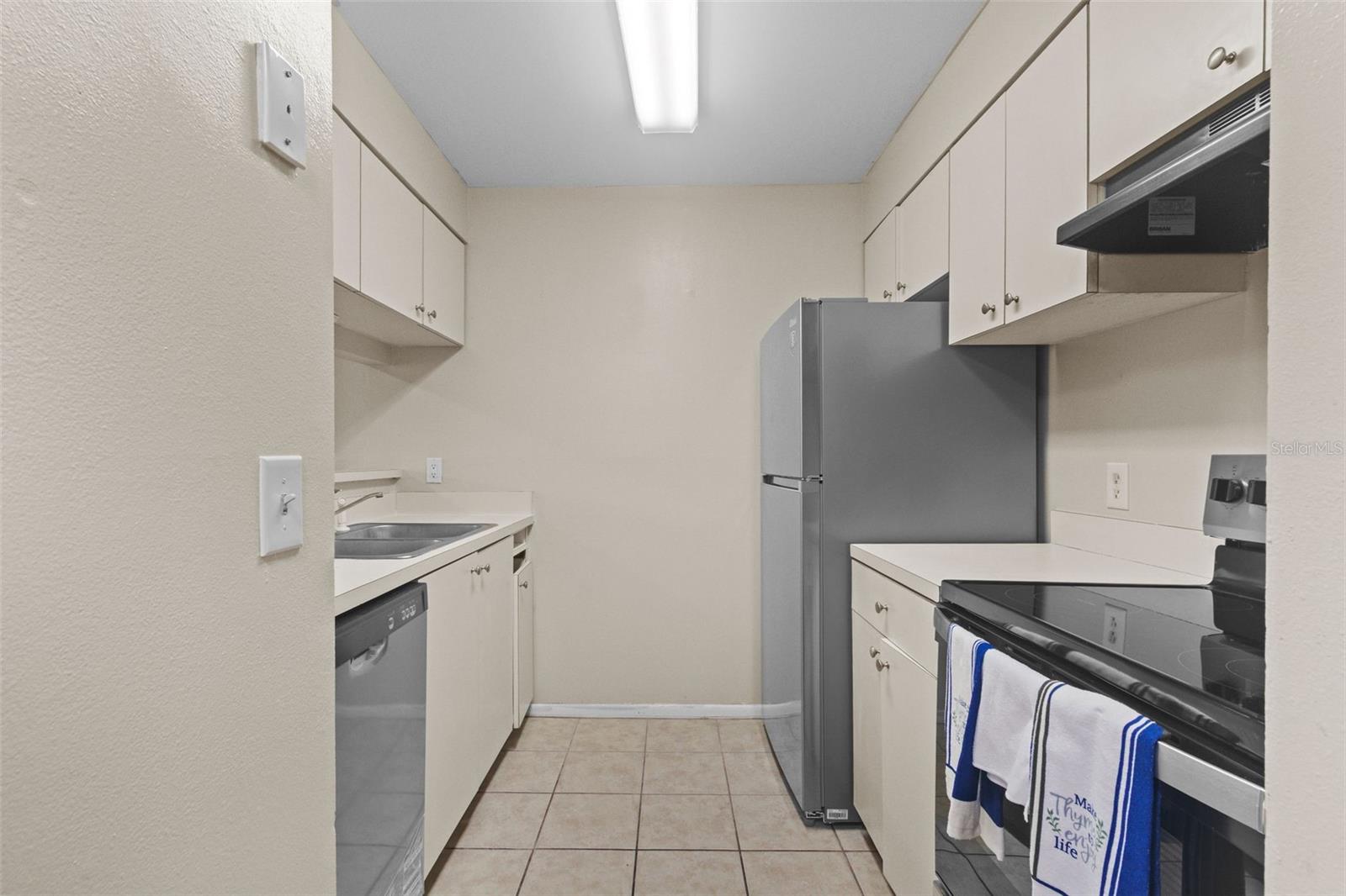 Image 11 of 25 For 14419 Hanging Moss Circle 101