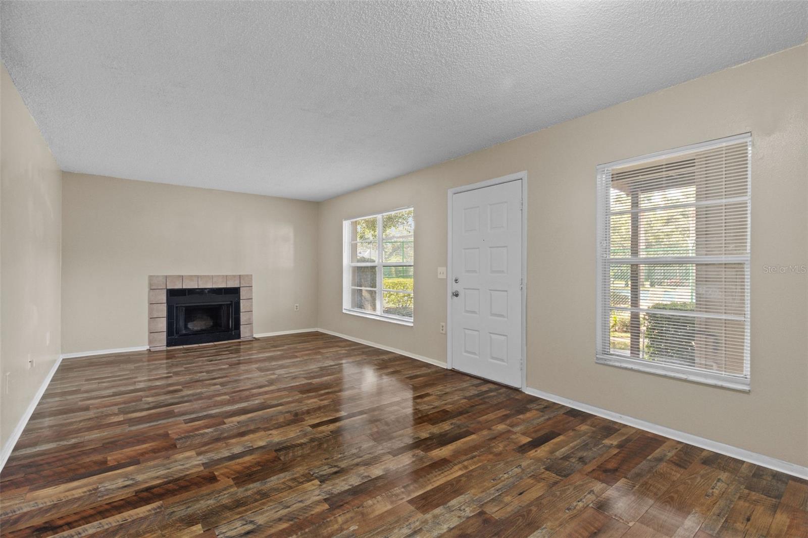 Image 6 of 25 For 14419 Hanging Moss Circle 101