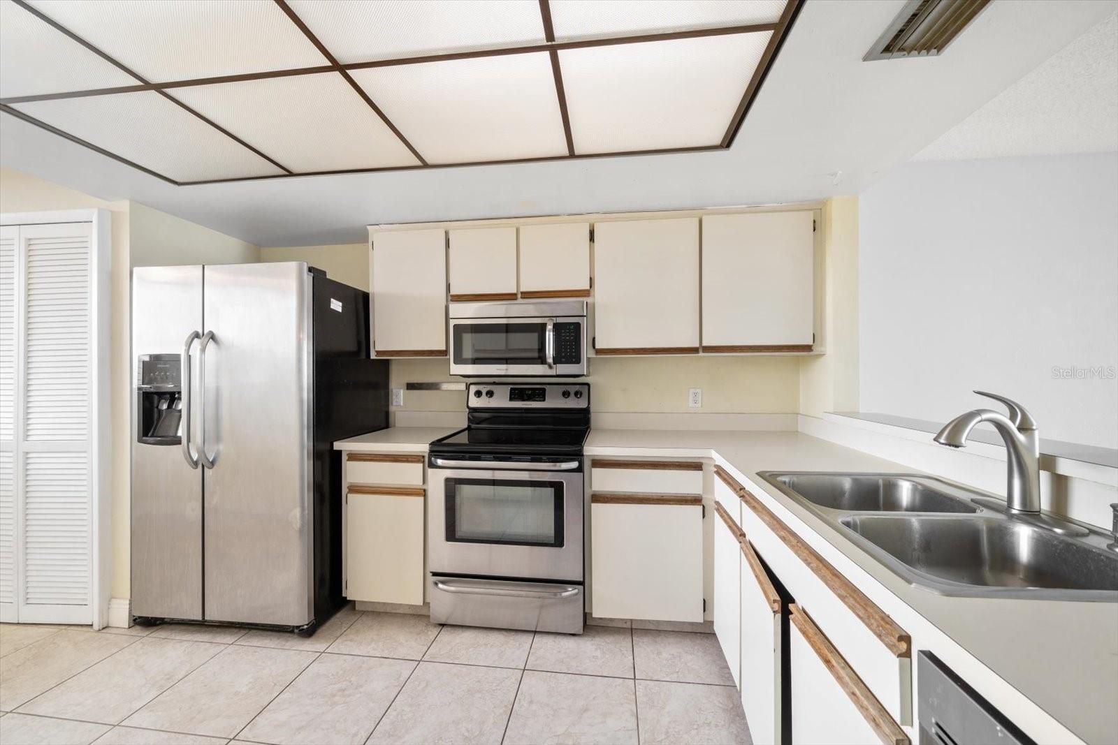 Image 21 of 56 For 11590 Shipwatch Drive 447