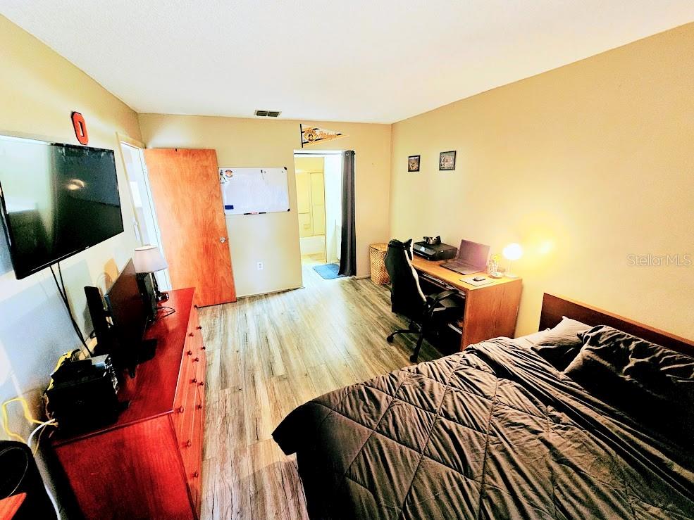 Listing photo id 10 for 7700 92nd Street 203