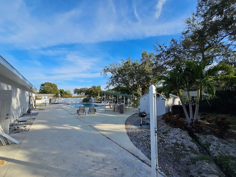 Listing photo id 25 for 7700 92nd Street 203