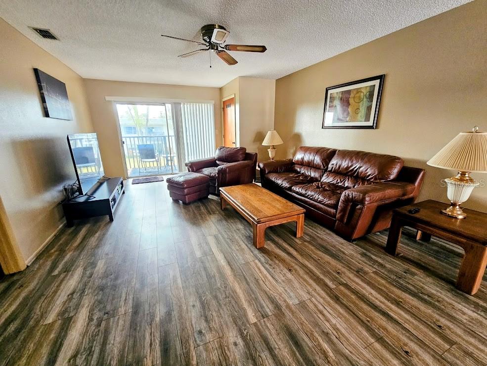 Listing photo id 2 for 7700 92nd Street 203