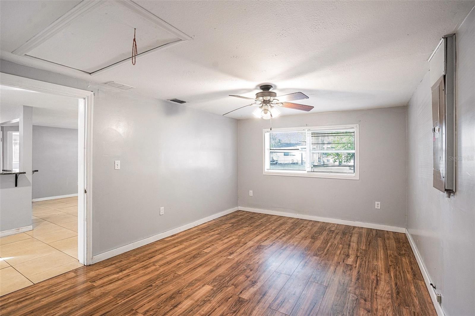 Image 17 of 34 For 4624 Belfast Drive