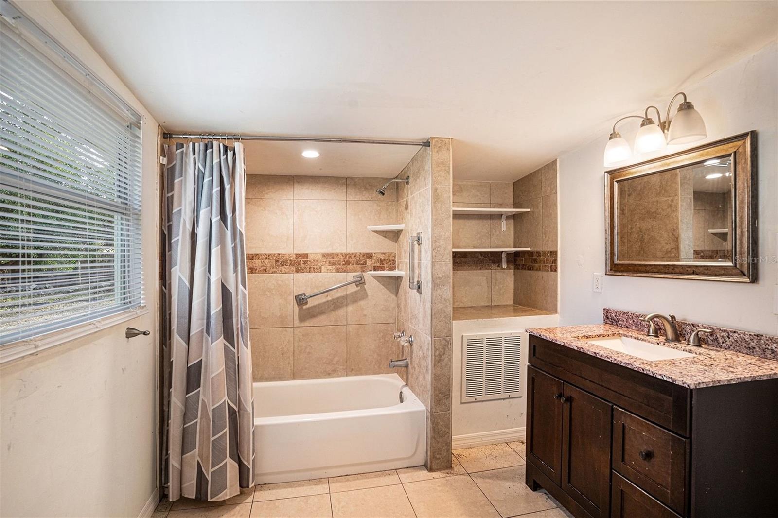 Image 26 of 34 For 4624 Belfast Drive