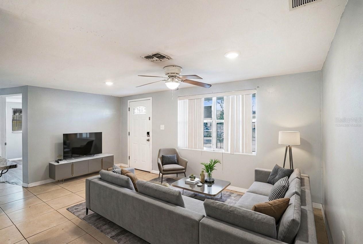 Image 8 of 34 For 4624 Belfast Drive