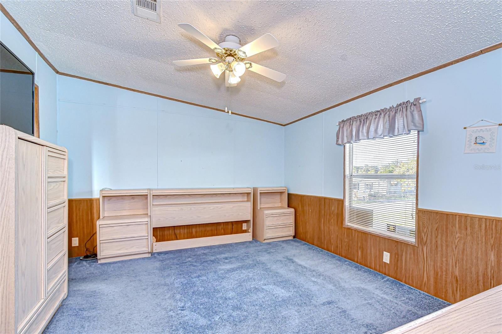 Image 15 of 46 For 6246 Midland Street