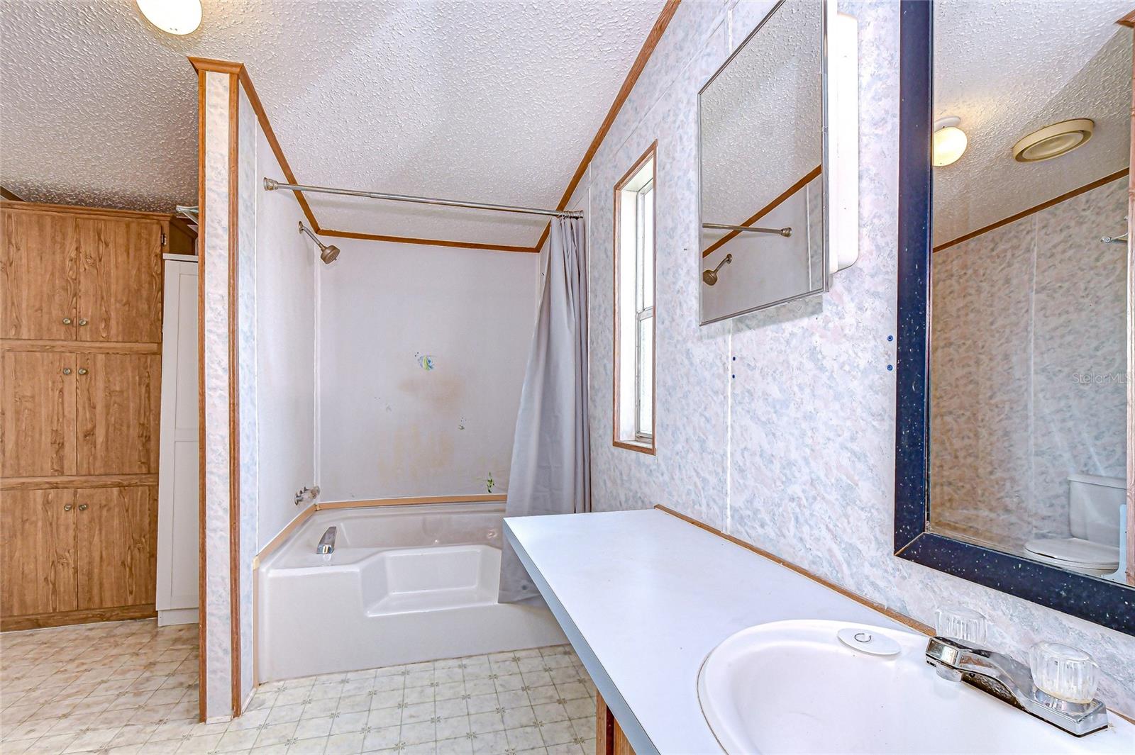 Image 18 of 46 For 6246 Midland Street