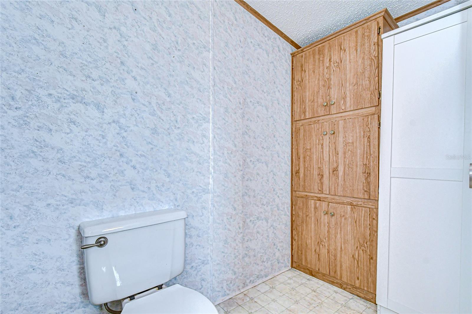 Image 19 of 46 For 6246 Midland Street