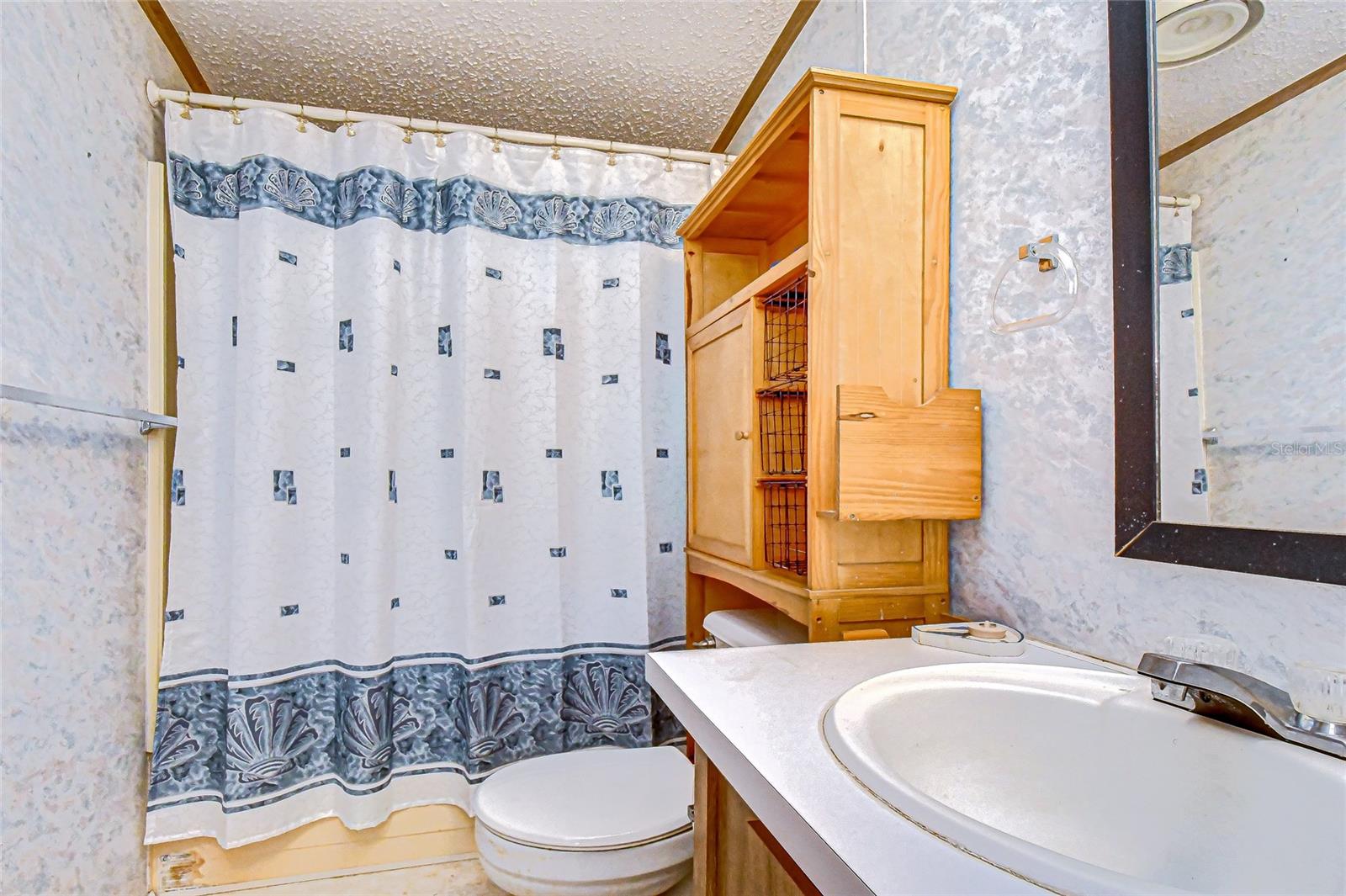 Image 27 of 46 For 6246 Midland Street