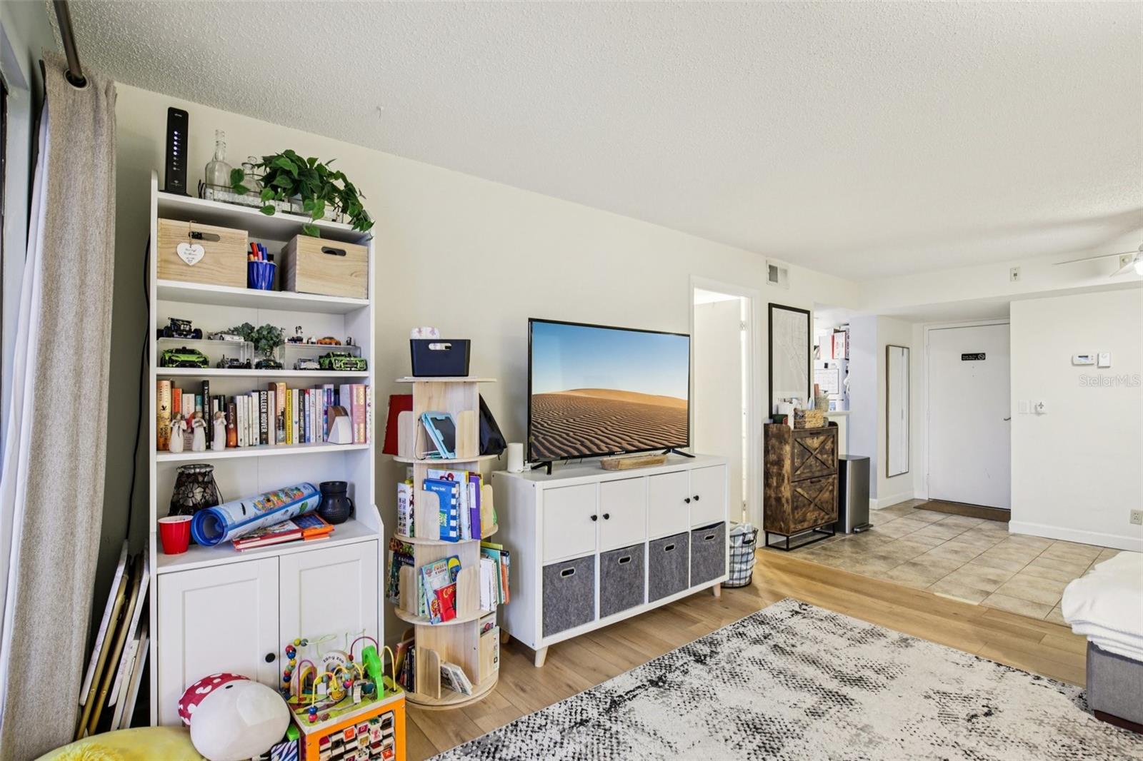 Image 12 of 32 For 5855 Midnight Pass Road 227