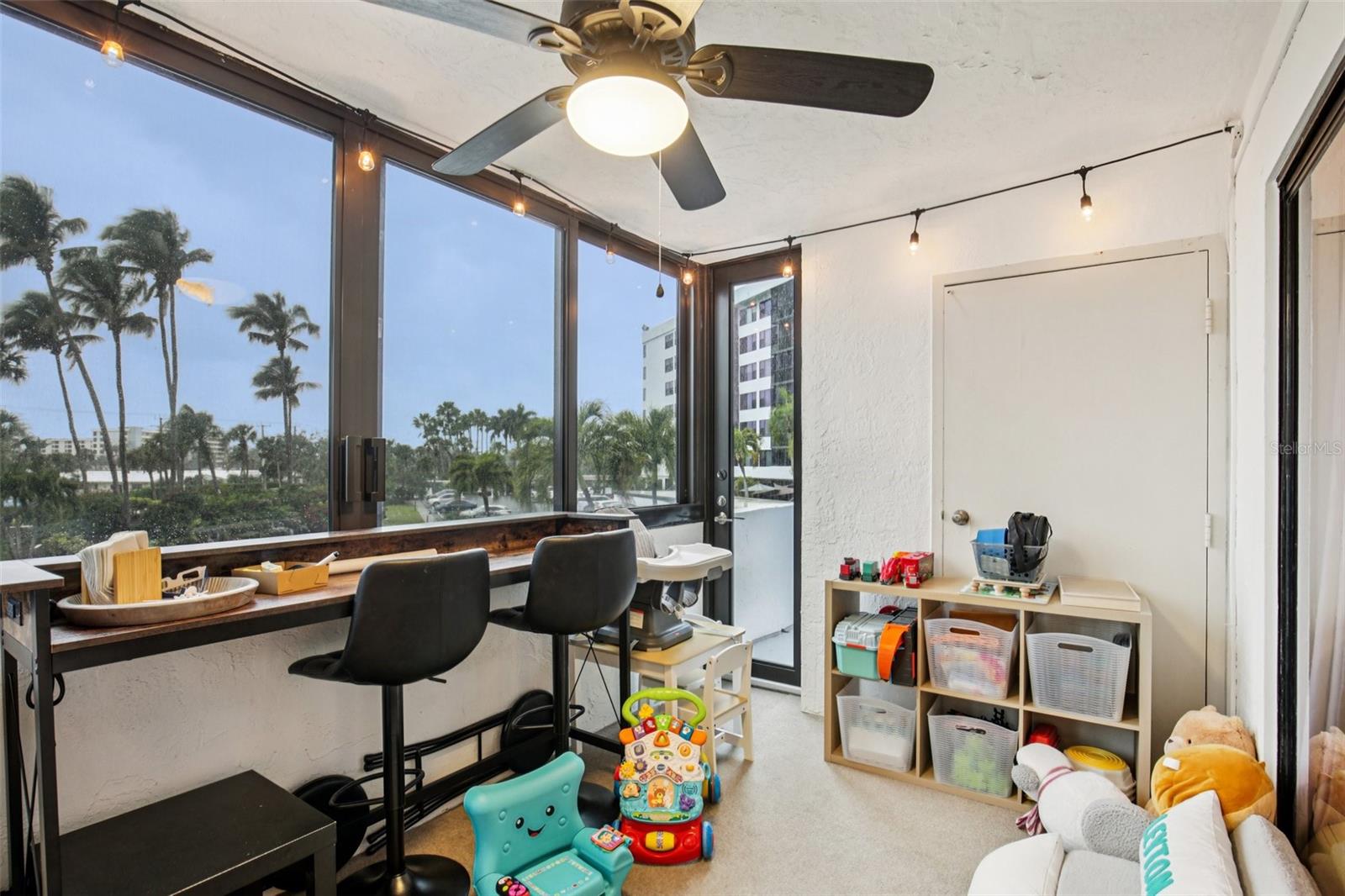 Image 13 of 32 For 5855 Midnight Pass Road 227