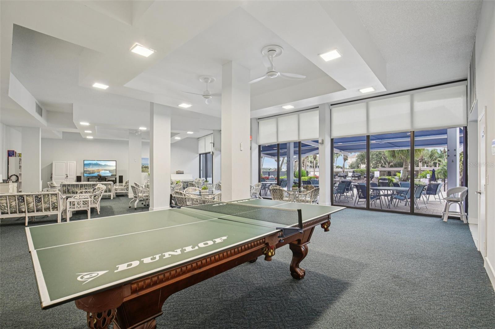 Image 21 of 32 For 5855 Midnight Pass Road 227