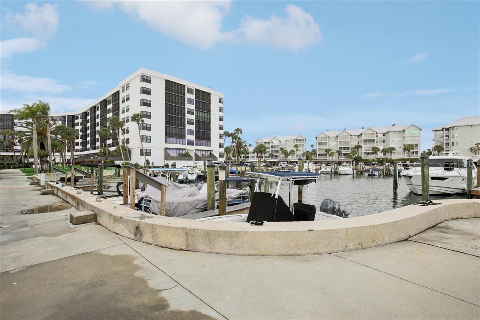 Image 26 of 32 For 5855 Midnight Pass Road 227