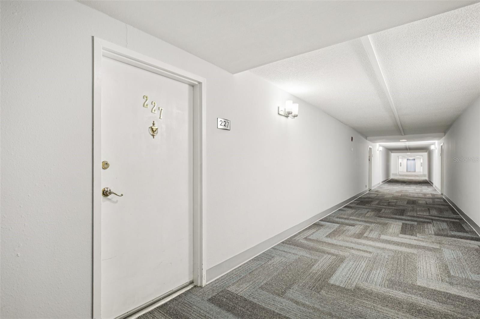 Image 3 of 32 For 5855 Midnight Pass Road 227