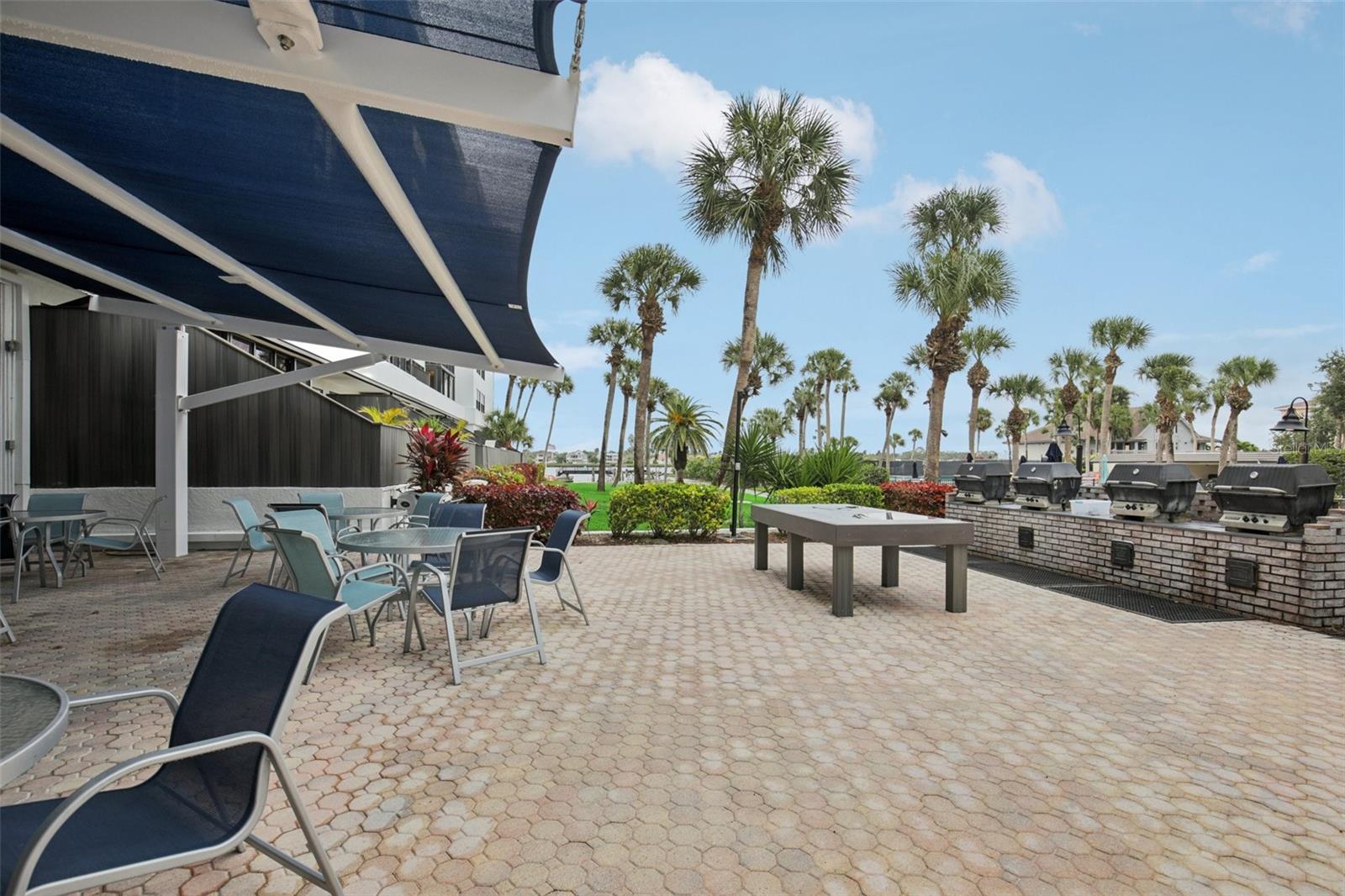 Image 31 of 32 For 5855 Midnight Pass Road 227