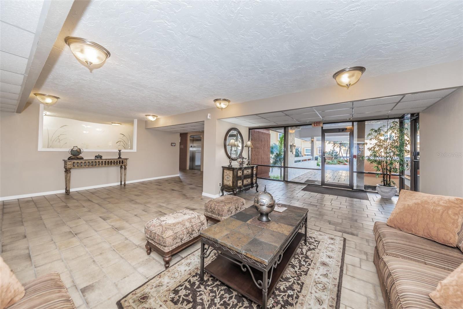 Listing photo id 8 for 17940 Gulf Boulevard 7b