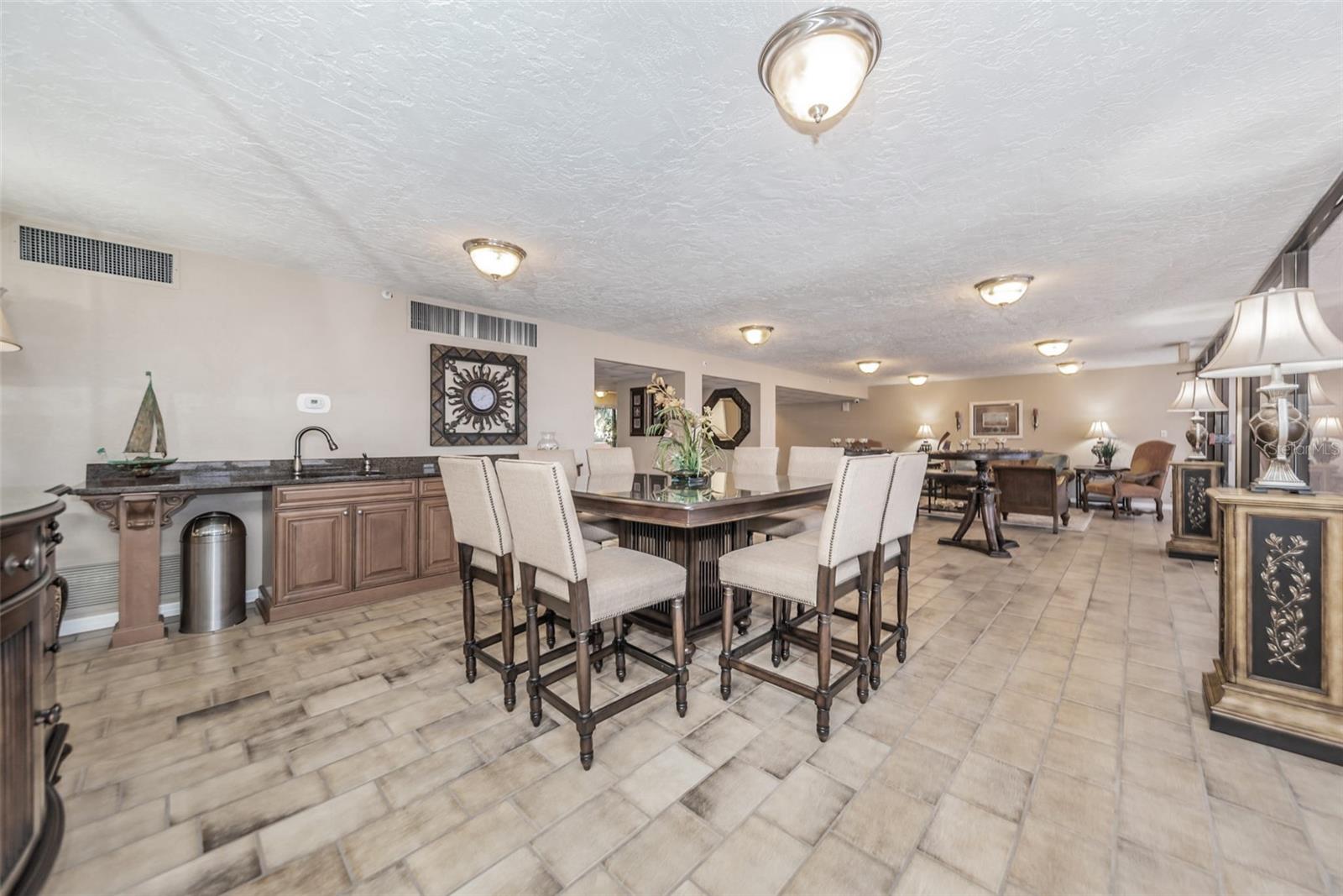 Listing photo id 9 for 17940 Gulf Boulevard 7b