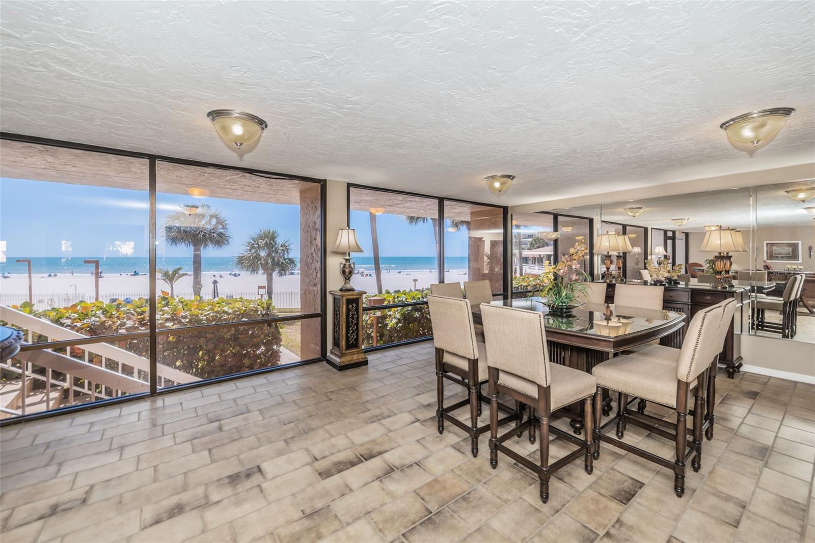 Listing photo id 11 for 17940 Gulf Boulevard 7b