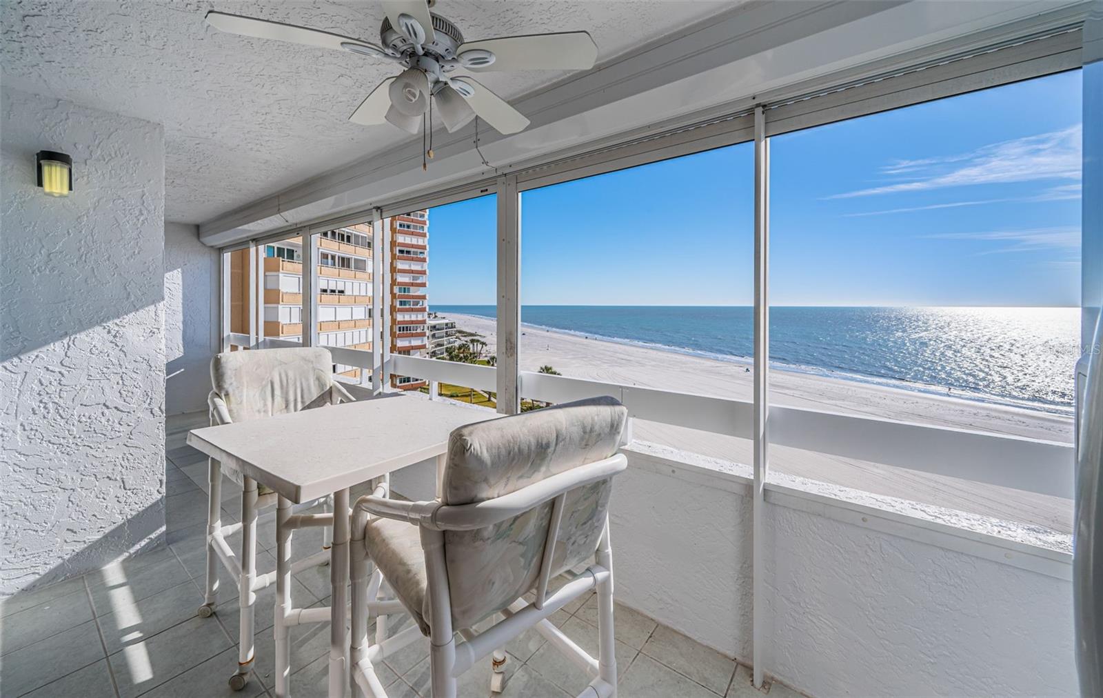 Listing photo id 18 for 17940 Gulf Boulevard 7b