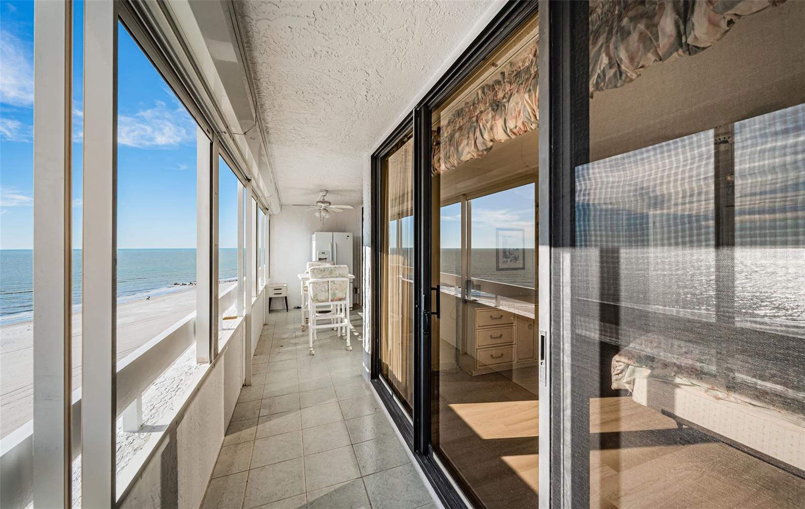 Listing photo id 23 for 17940 Gulf Boulevard 7b