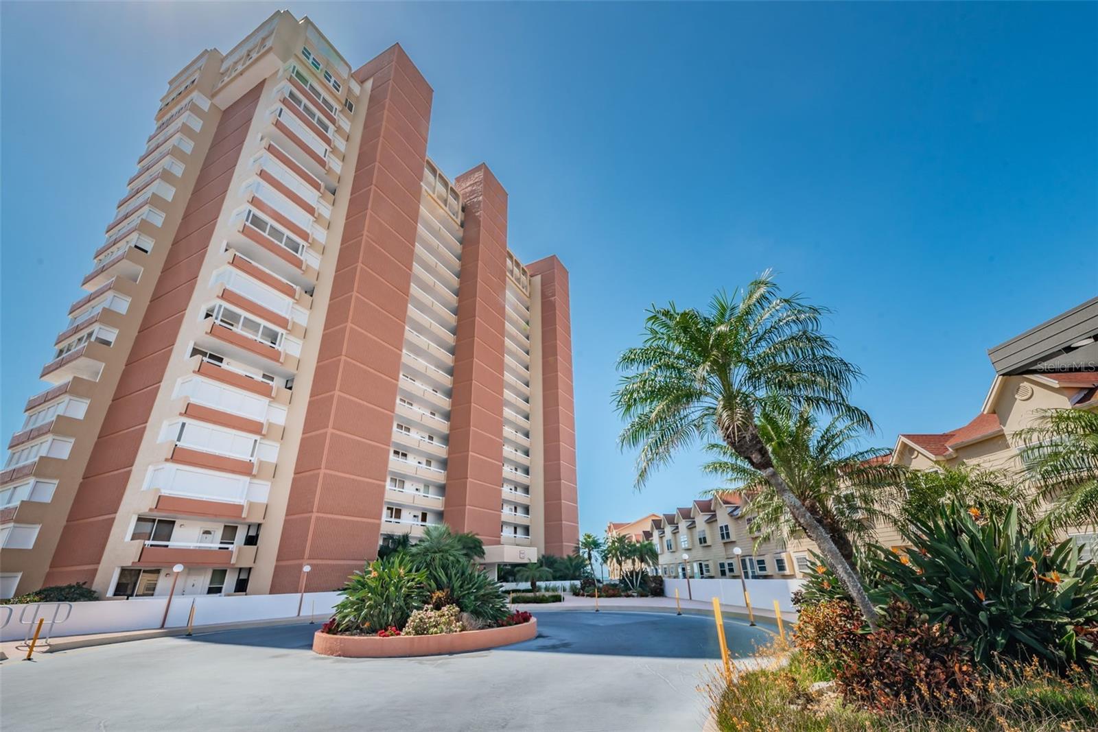 Listing photo id 1 for 17940 Gulf Boulevard 7b