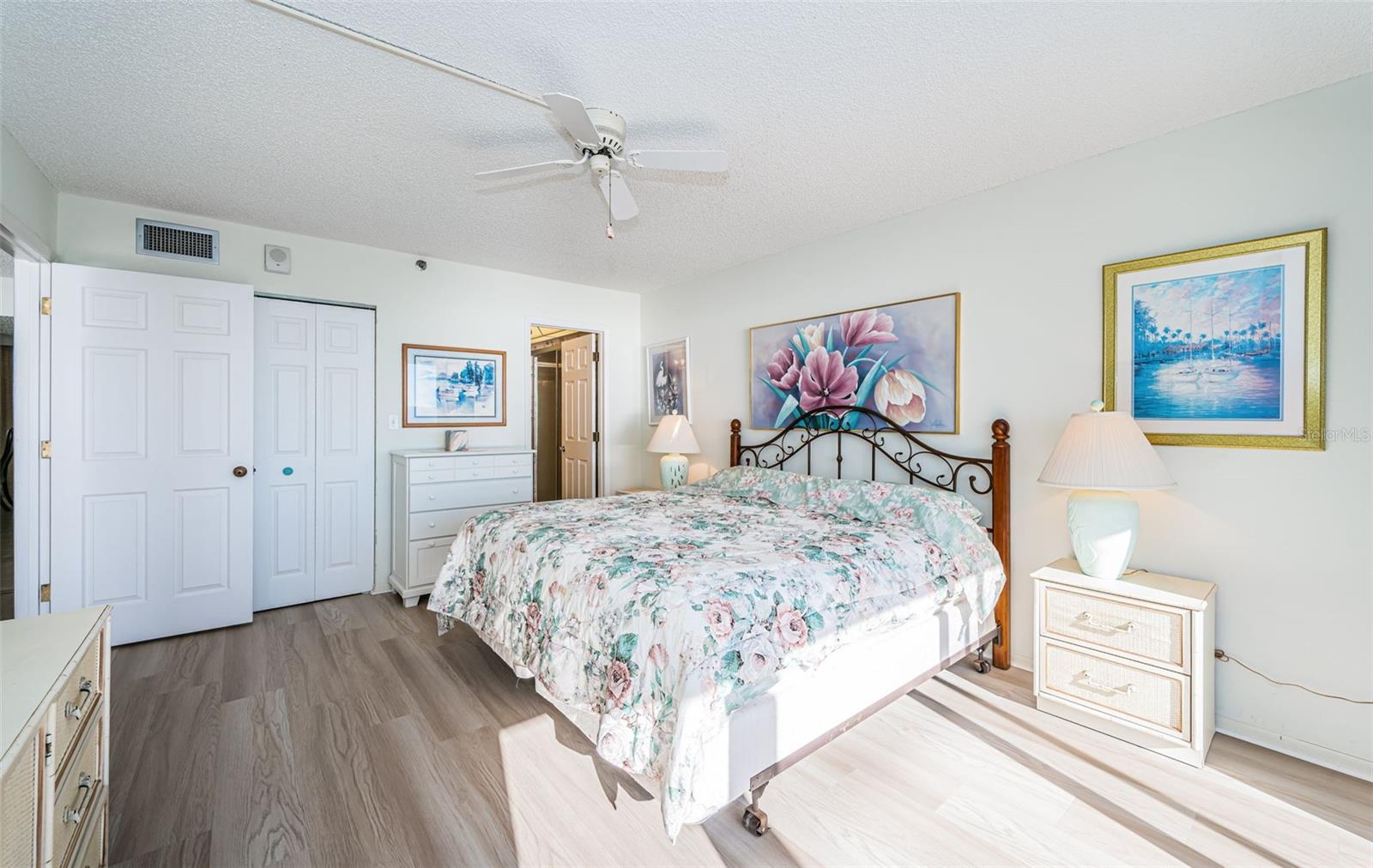 Listing photo id 34 for 17940 Gulf Boulevard 7b