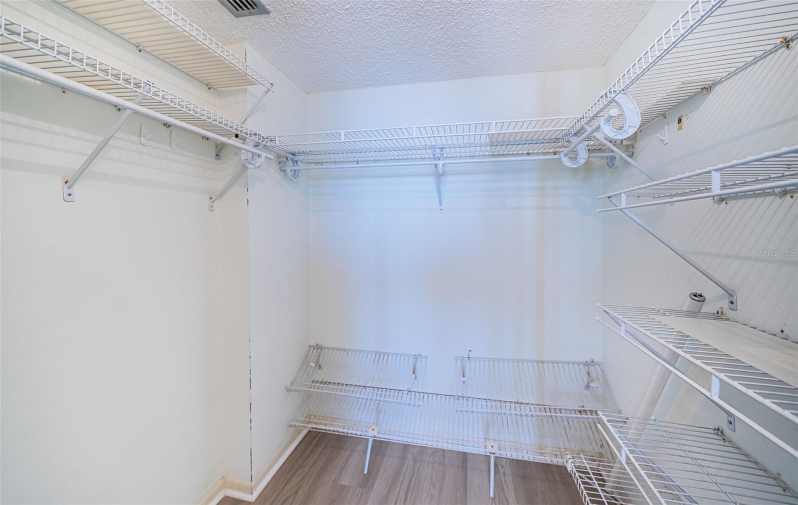 Listing photo id 36 for 17940 Gulf Boulevard 7b