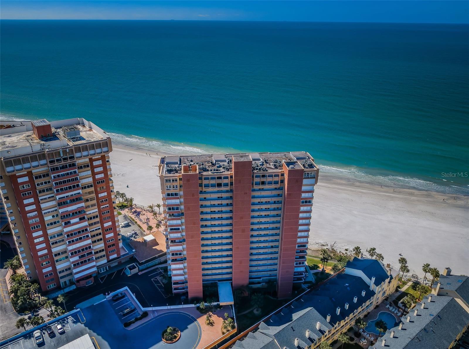 Listing photo id 2 for 17940 Gulf Boulevard 7b