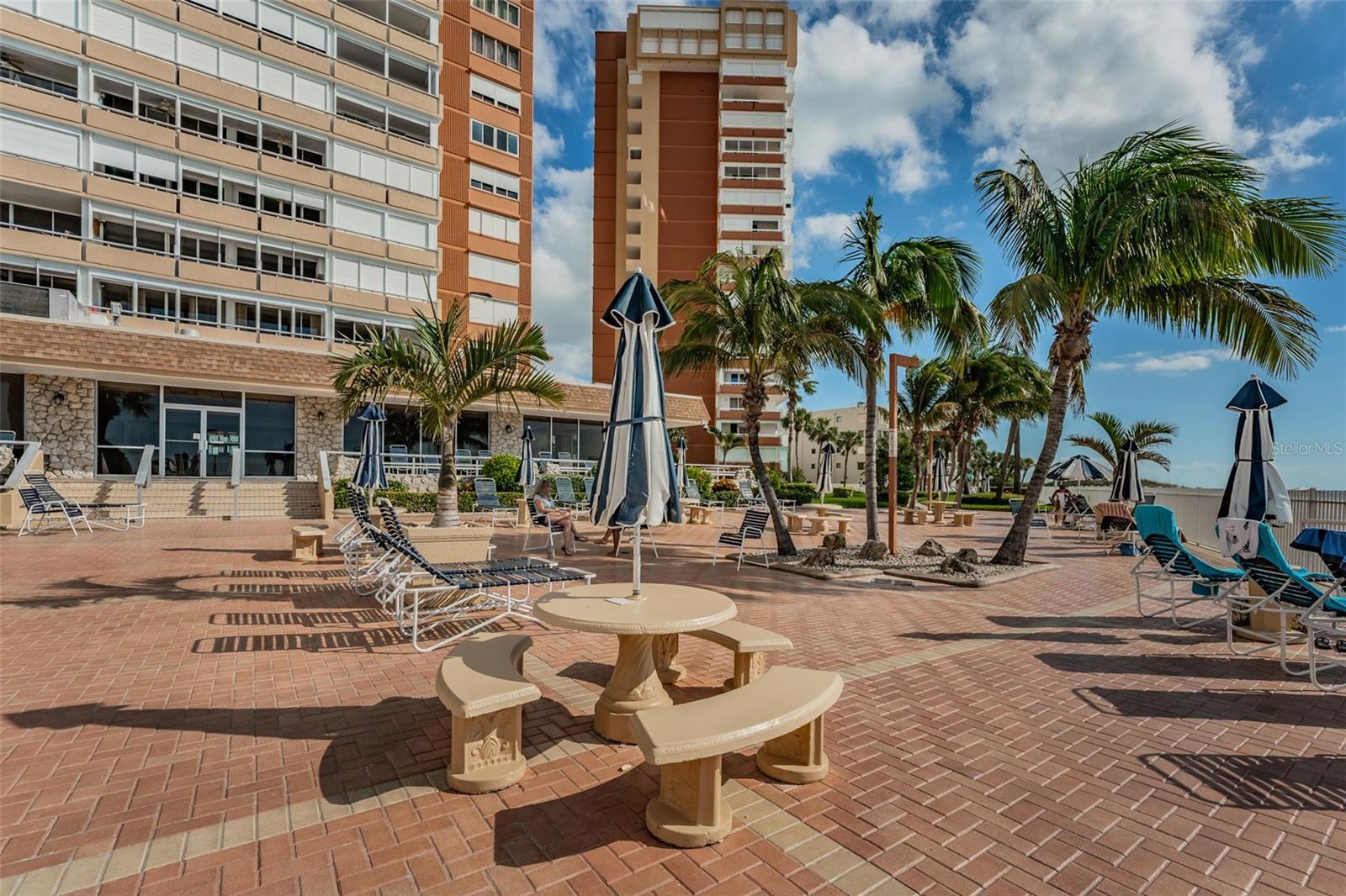 Listing photo id 44 for 17940 Gulf Boulevard 7b