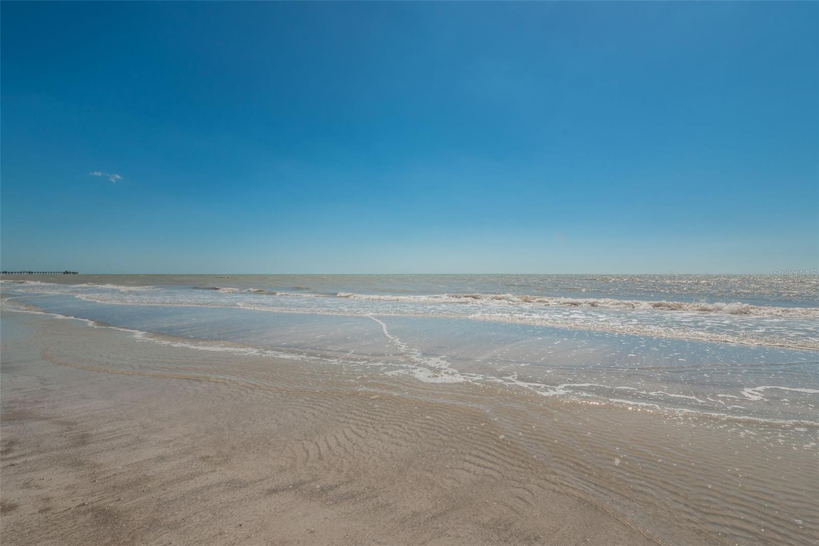 Listing photo id 49 for 17940 Gulf Boulevard 7b