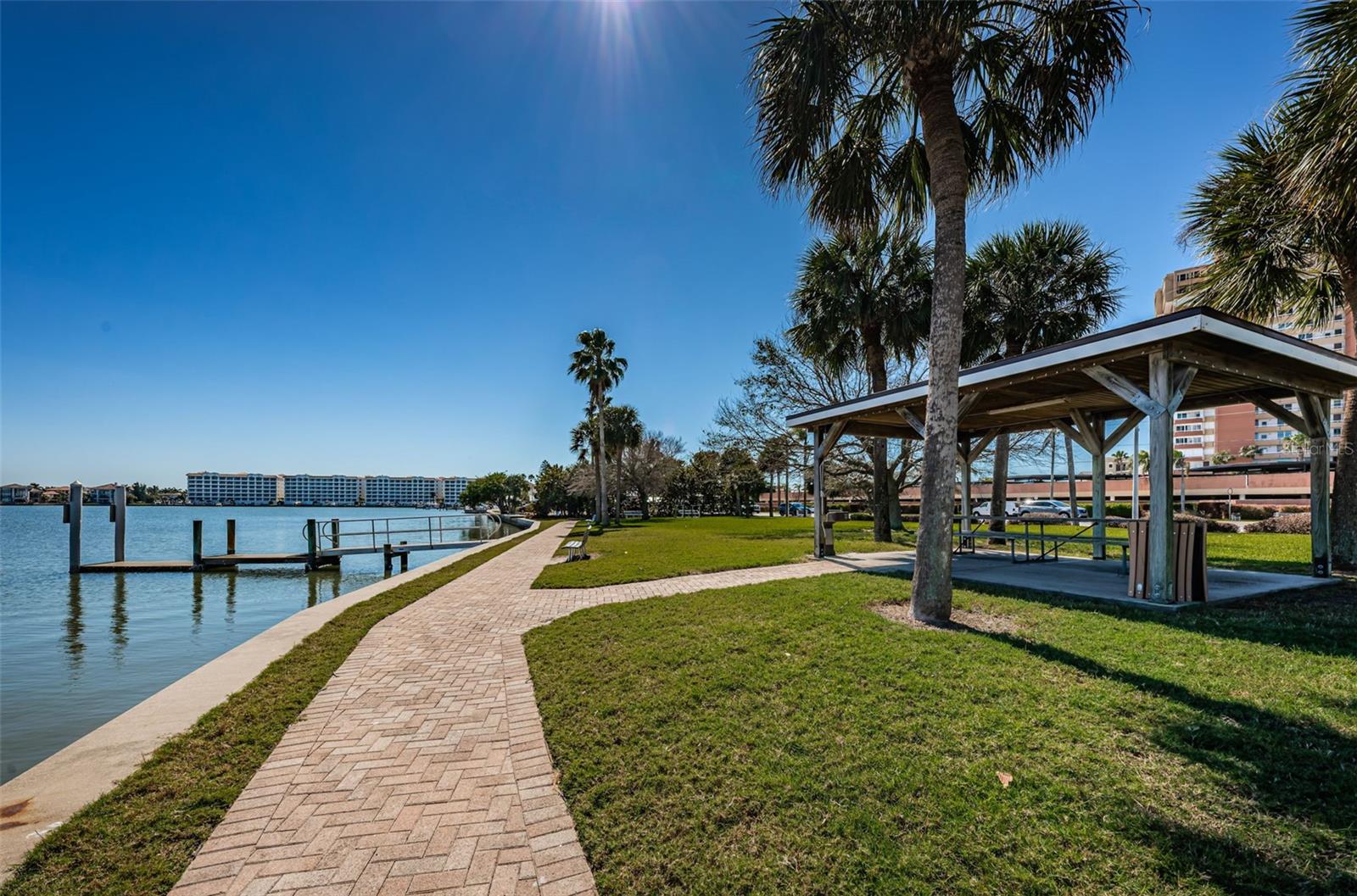 Listing photo id 53 for 17940 Gulf Boulevard 7b