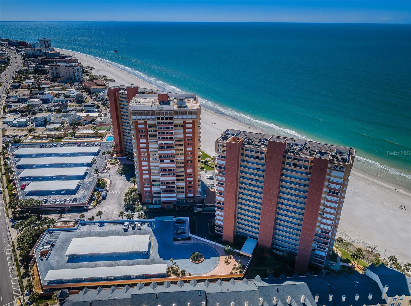 Listing photo id 4 for 17940 Gulf Boulevard 7b