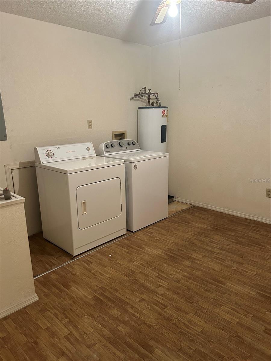 Image 15 of 17 For 6204 92nd Place N 3705