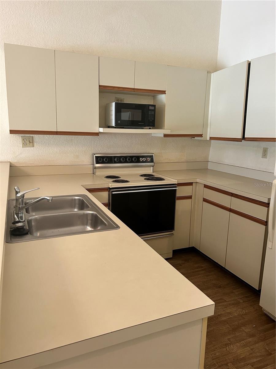 Image 2 of 17 For 6204 92nd Place N 3705