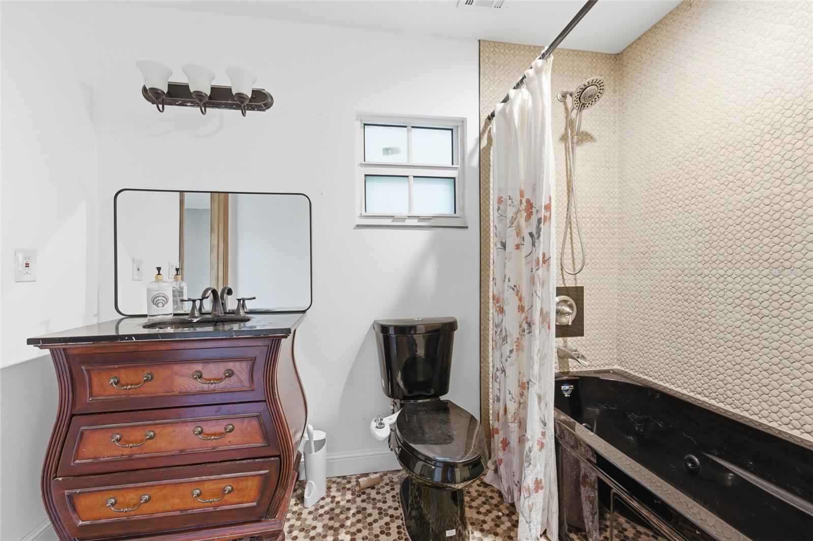 Image 24 of 70 For 2221 28th Way