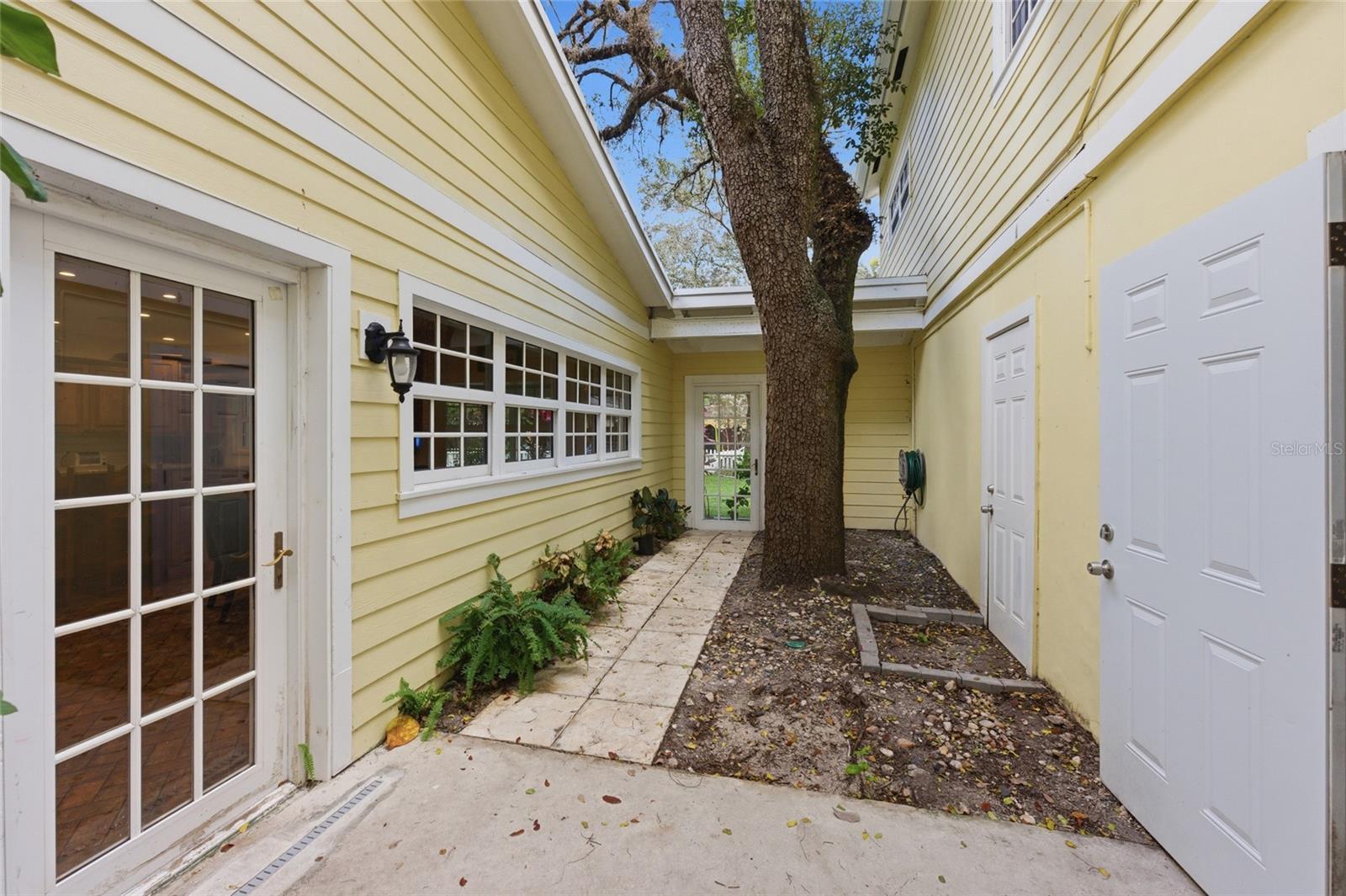 Image 40 of 70 For 2221 28th Way