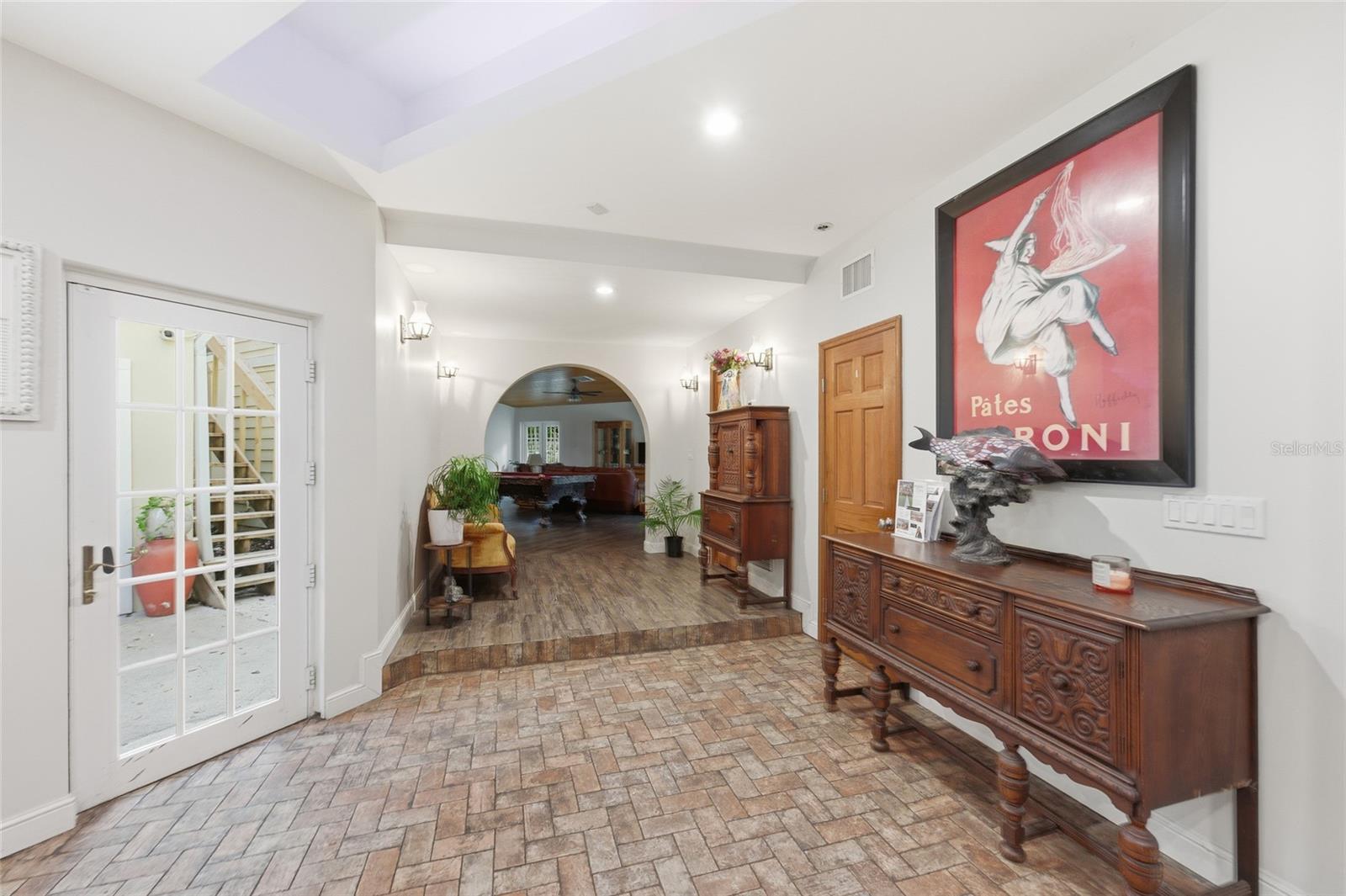 Image 9 of 70 For 2221 28th Way