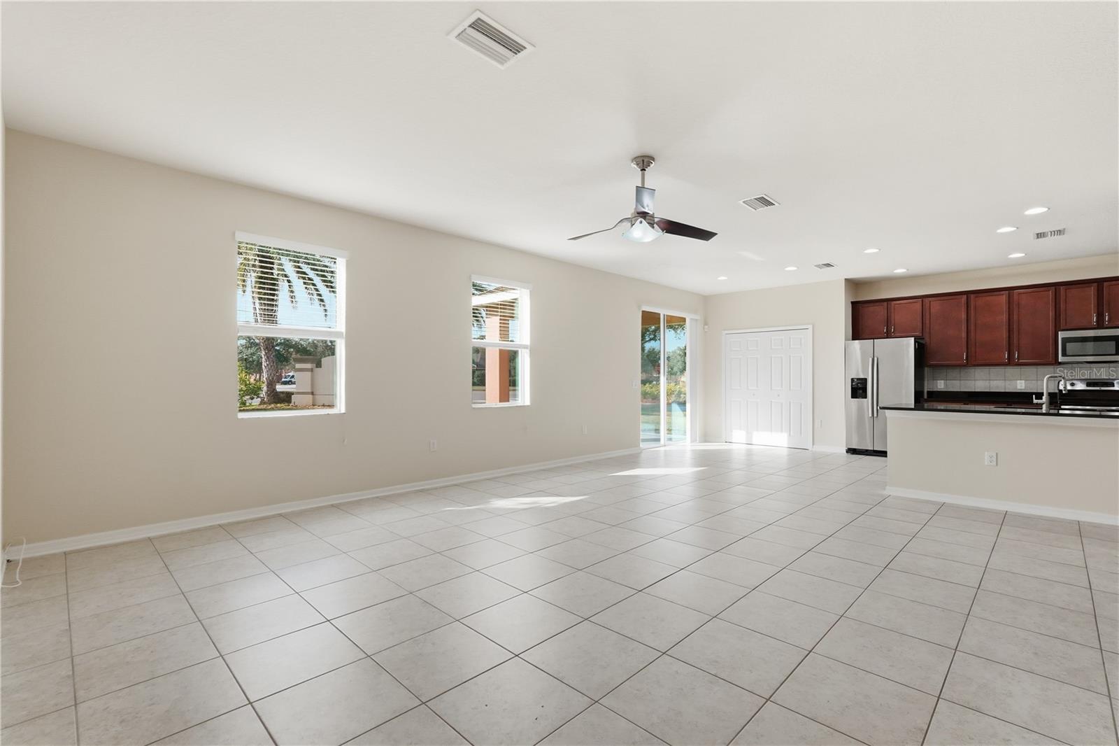 Listing photo id 12 for 20203 Autumn Fern Avenue