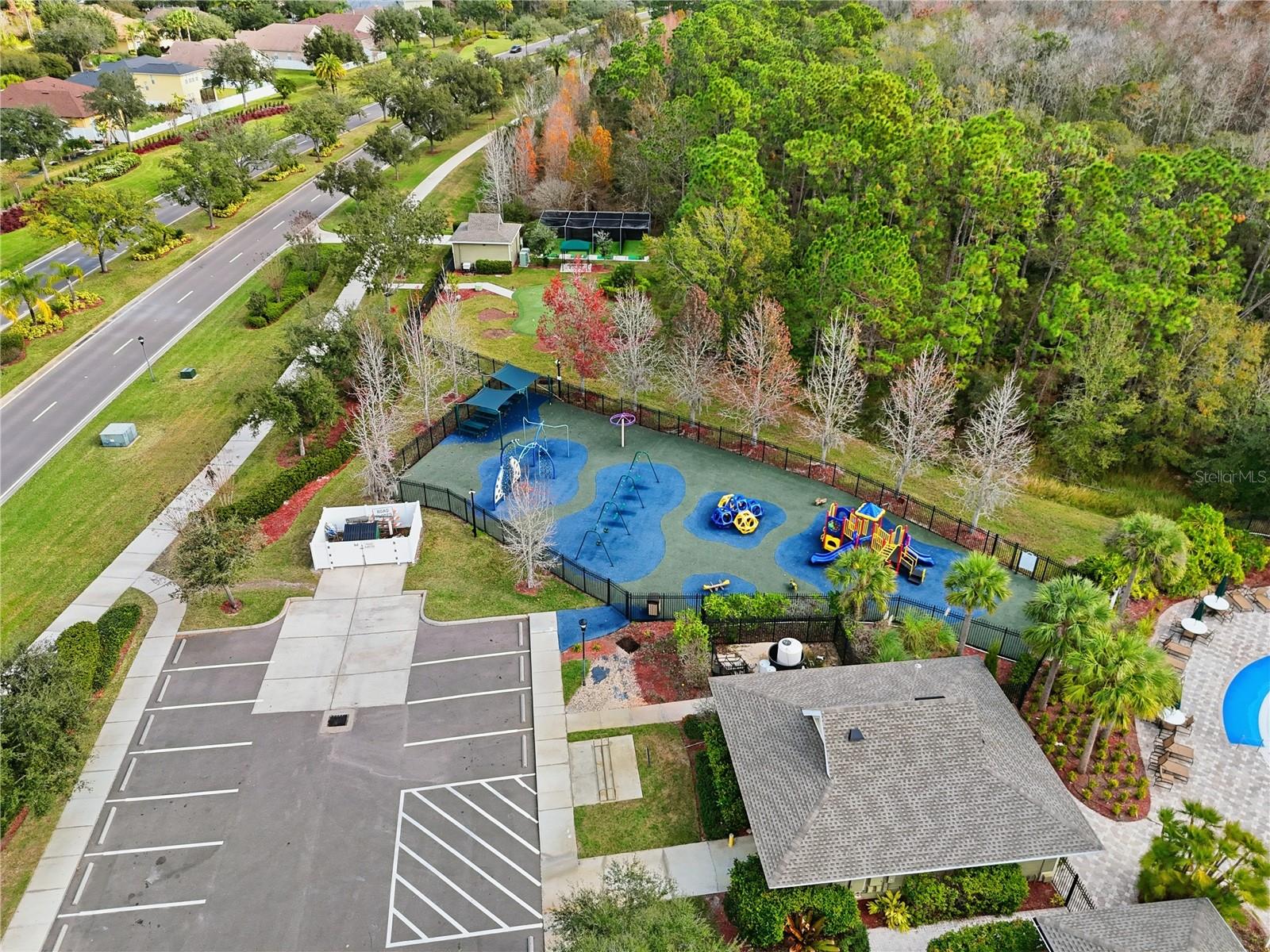 Listing photo id 40 for 20203 Autumn Fern Avenue