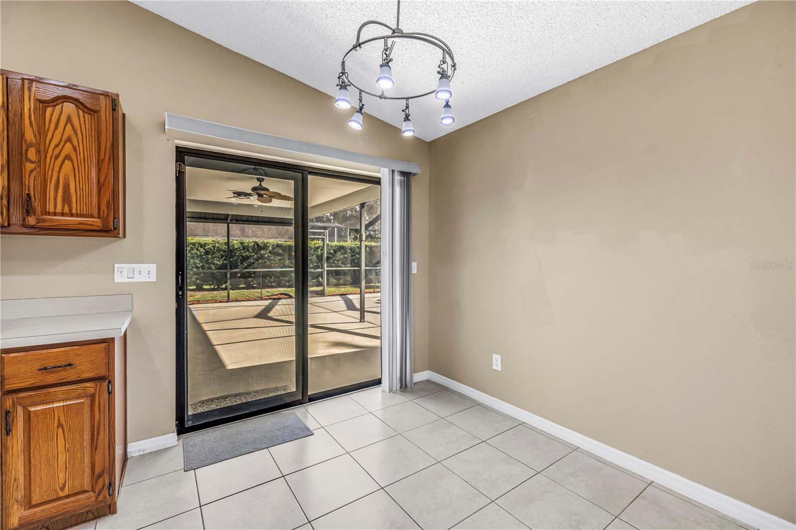 Image 10 of 58 For 8436 Ridgebrook Circle