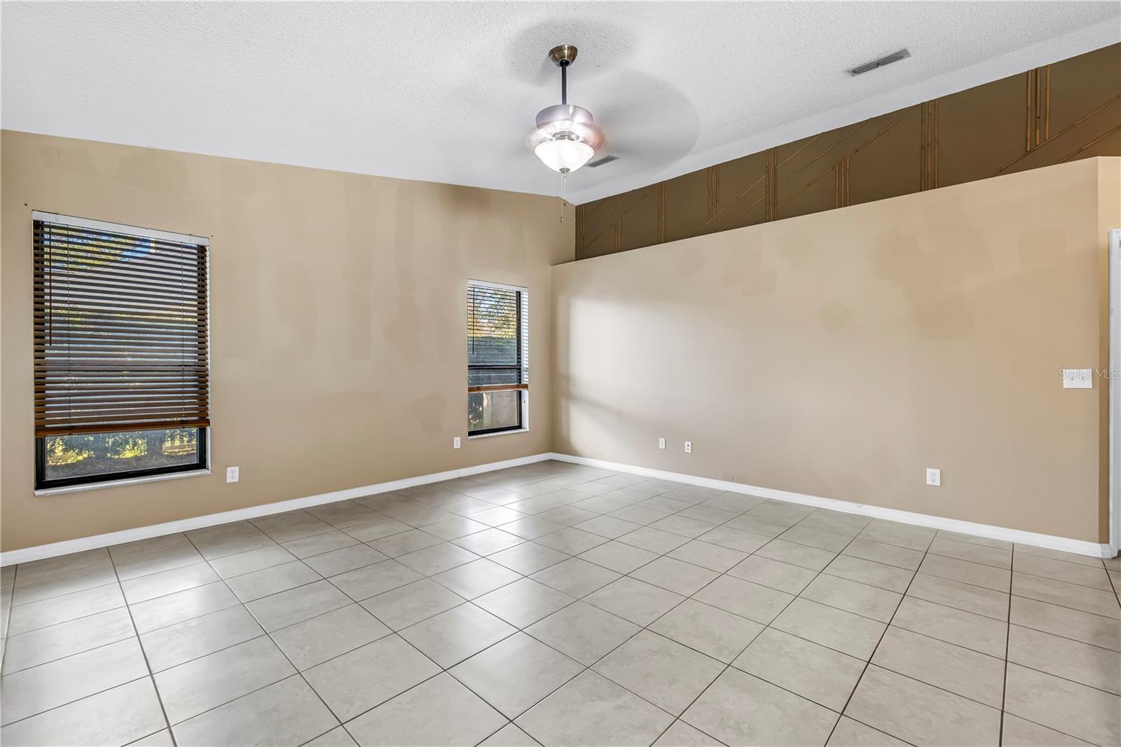 Image 11 of 58 For 8436 Ridgebrook Circle