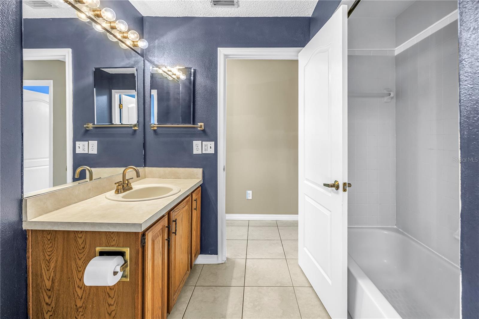 Image 39 of 58 For 8436 Ridgebrook Circle