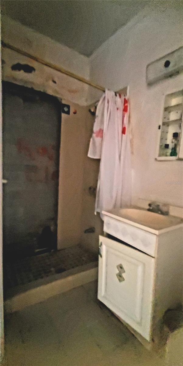 Image 10 of 45 For 2208 Valencia Road