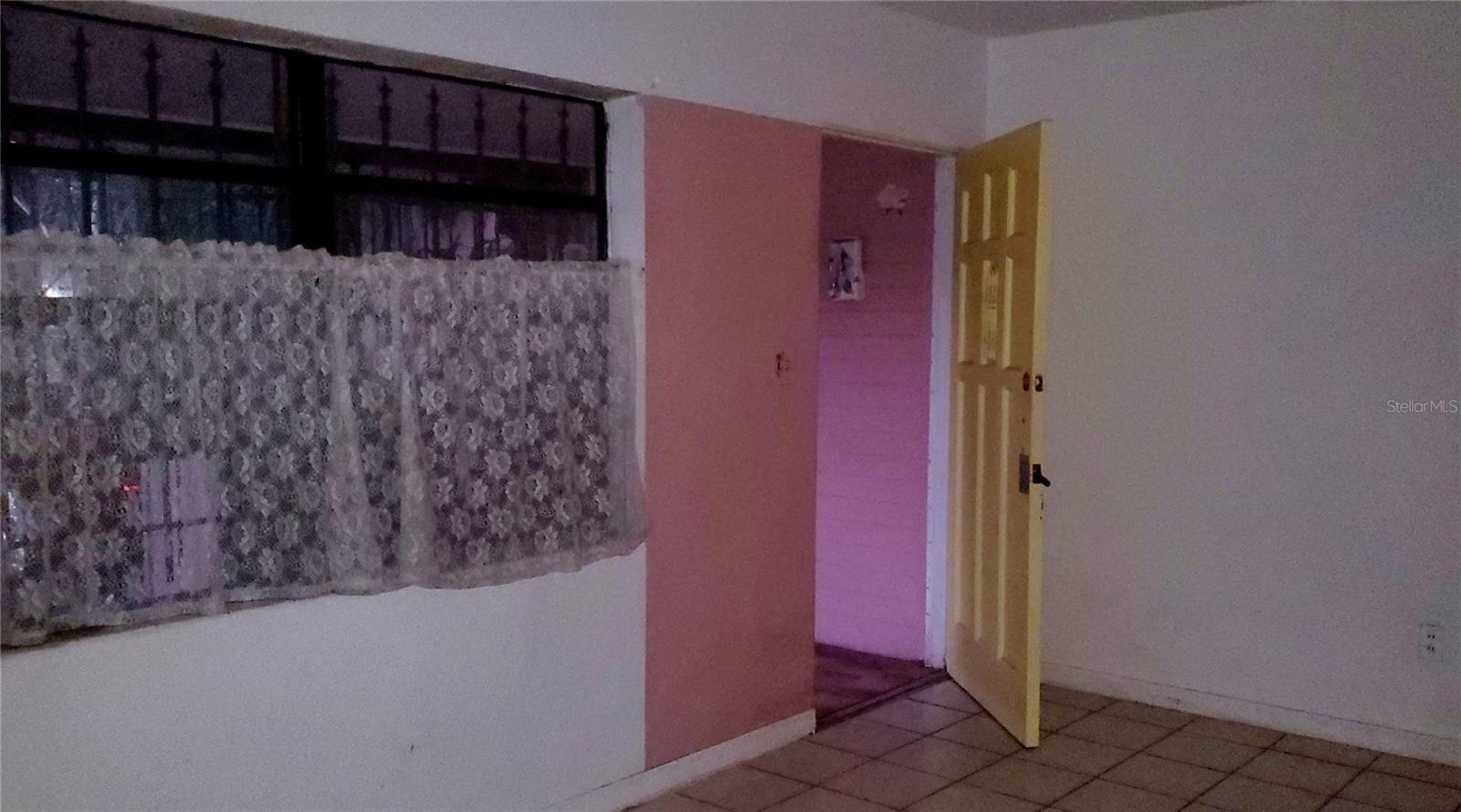 Image 12 of 45 For 2208 Valencia Road